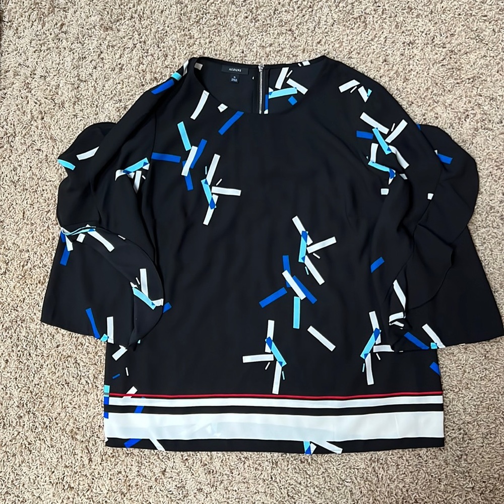 Top, Alfani, size XL, excellent condition. Pet and smoke free home.